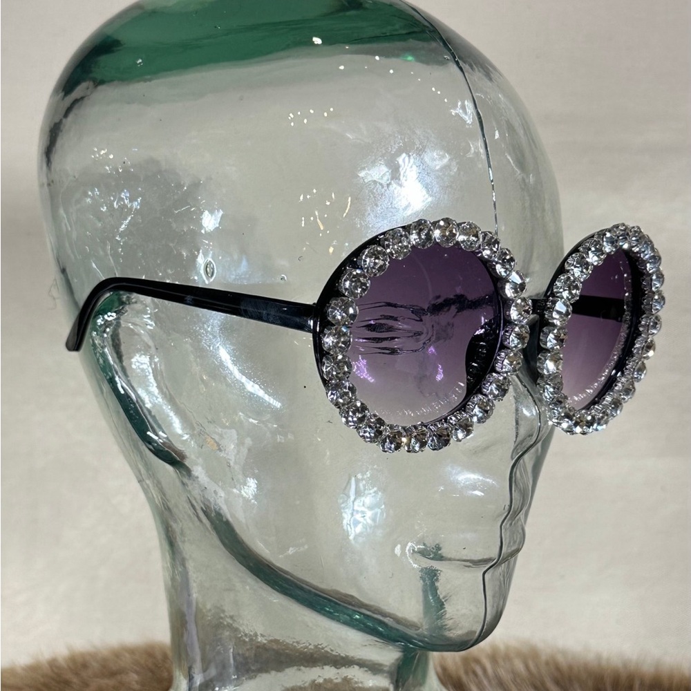 Stylish Rhinestone Embellished Round Sunglasses